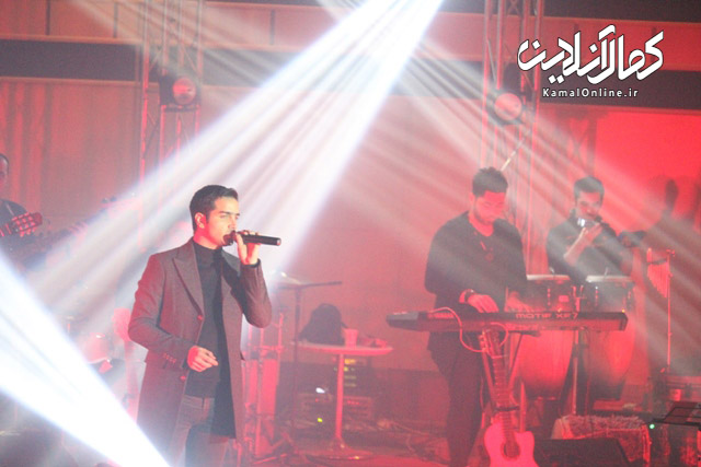 گزارش تصویری کمال آنلاین از کنسرت محسن یگانه در آمل