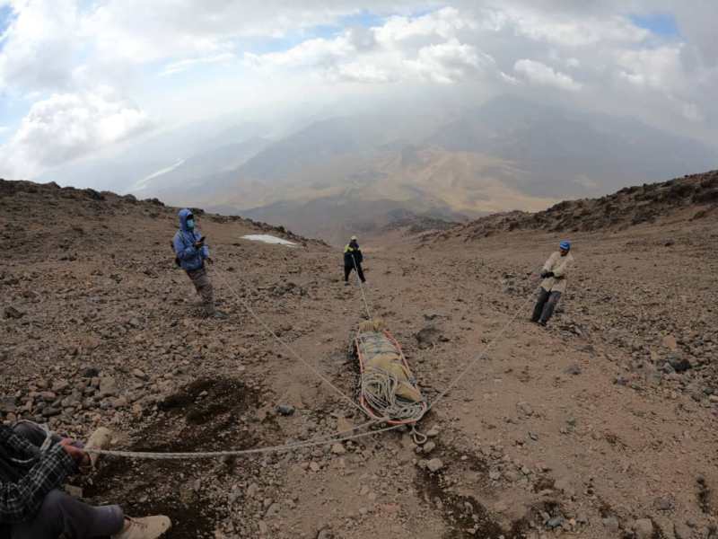 عملیات جستجوی پیکر کوهنورد مفقودی در ارتفاعات دماوند