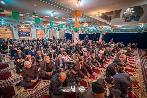 گزارش تصویری کمال آنلاین: برپایی باشکوه نماز جمعه در مصلی سرخ رود 