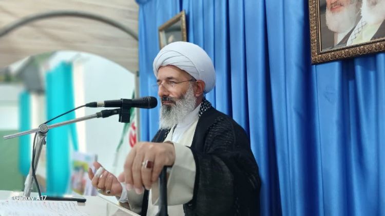 فرهنگ، زیربنای جامعه است و نمی‌توان در برابر ناهنجاری‌های اجتماعی منفعل بود.