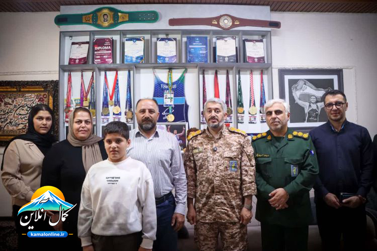 تجلیل از مادران قهرمانان کشتی جهان (هدایتی و اسکو )در آمل