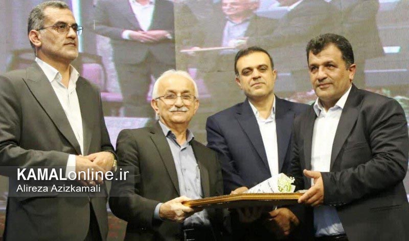 مردی که چراغ کلاس‌ها وکمک به محرومین را با عشق روشن نگه می‌دارد 