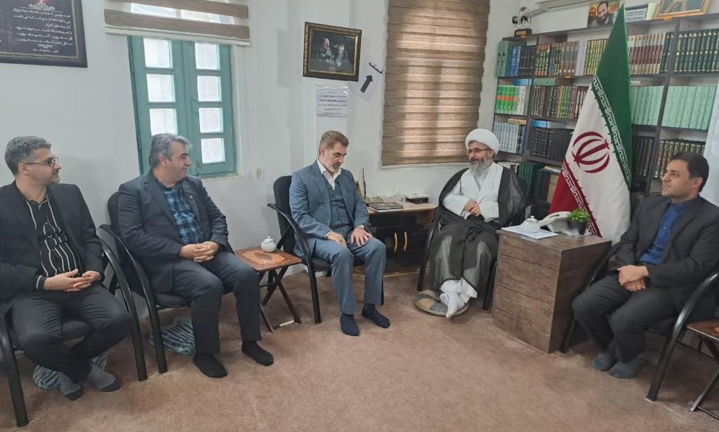 دیدار سرپرست دانشگاه تخصصی فناوری های نوین آمل با امام جمعه آمل