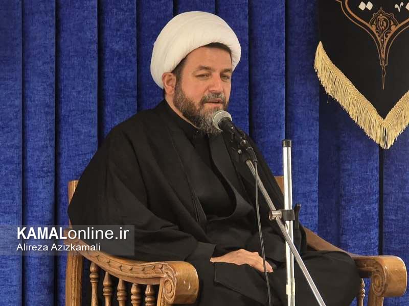 الگوی حسینی راه نجات است