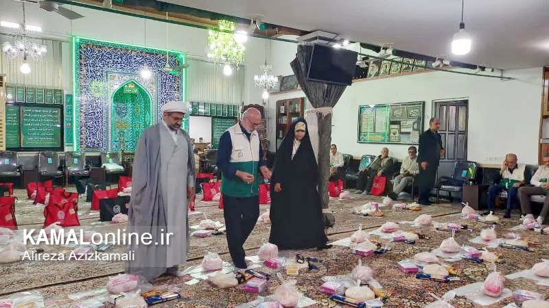 تهیه بیش از ۱۰۰ بسته معیشتی در راستای پویش مردمی ایران همدل در آمل +تصاویر